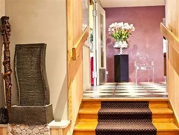 Des Voyageurs Le Rouget